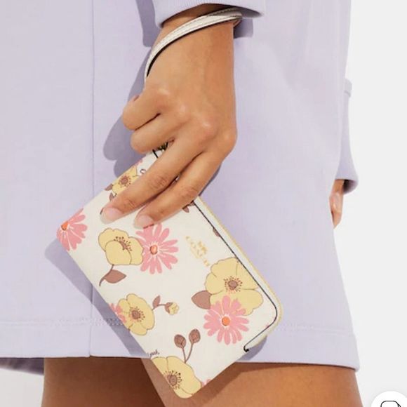 Coach Floral Wristlet - Picture 4 of 9